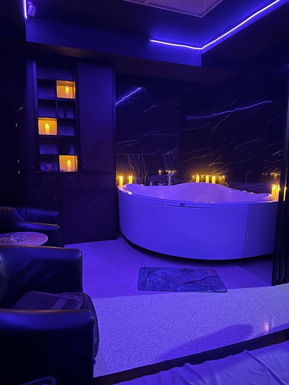 Dzhumandzhi (Jumanji) - Erotic Massage in Yekaterinburg, Russia
