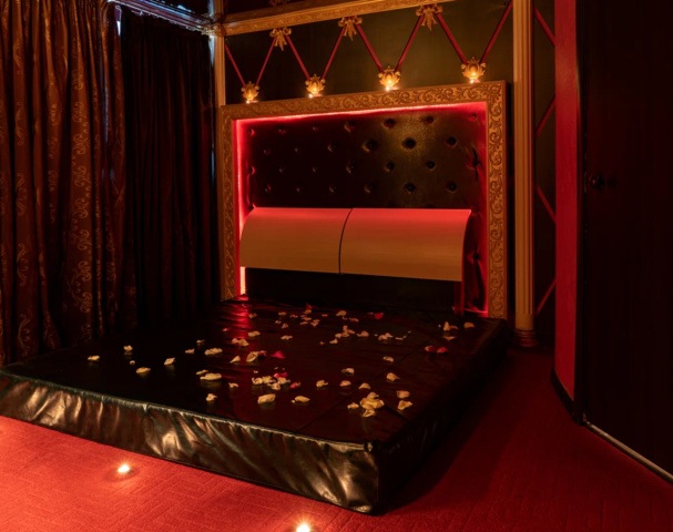 Oblaka - Erotic Massage in Yekaterinburg, Russia