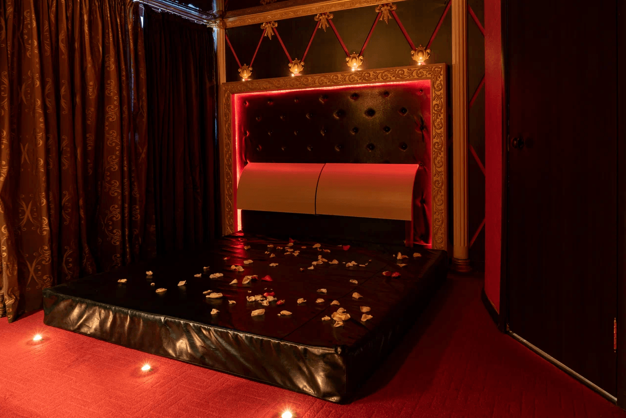 Oblaka - Erotic Massage in Yekaterinburg, Russia