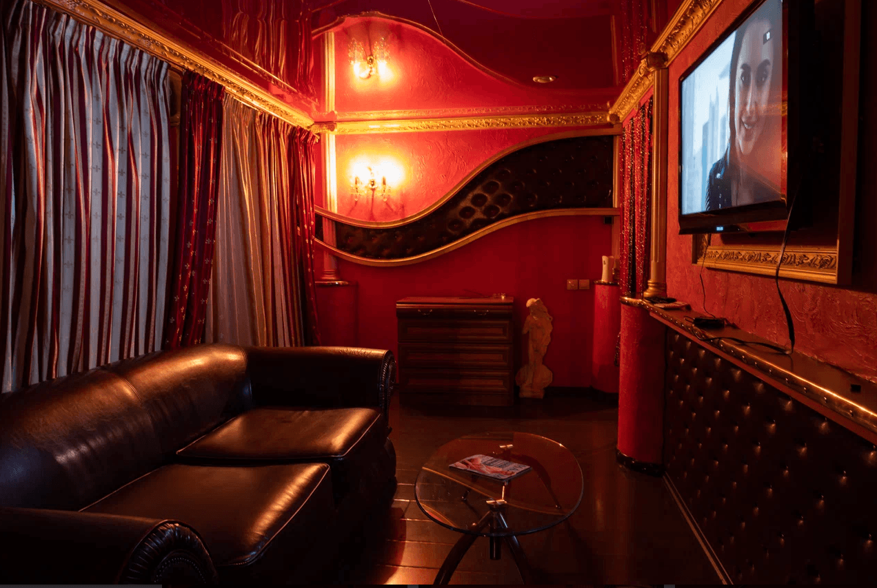Oblaka - Erotic Massage in Yekaterinburg, Russia