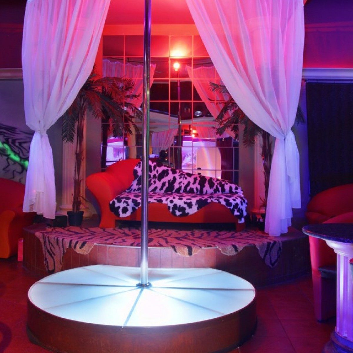 Babylon Sauna Night Club - Nightclub in Bratislava, Slovakia