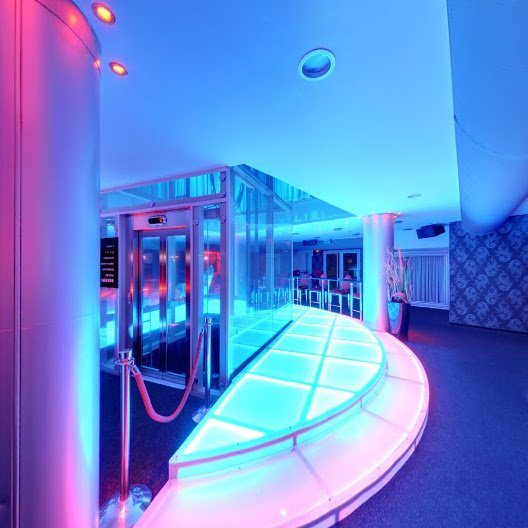 Carat Night Club - Nightclub in Bratislava, Slovakia