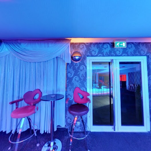 Carat Night Club - Nightclub in Bratislava, Slovakia