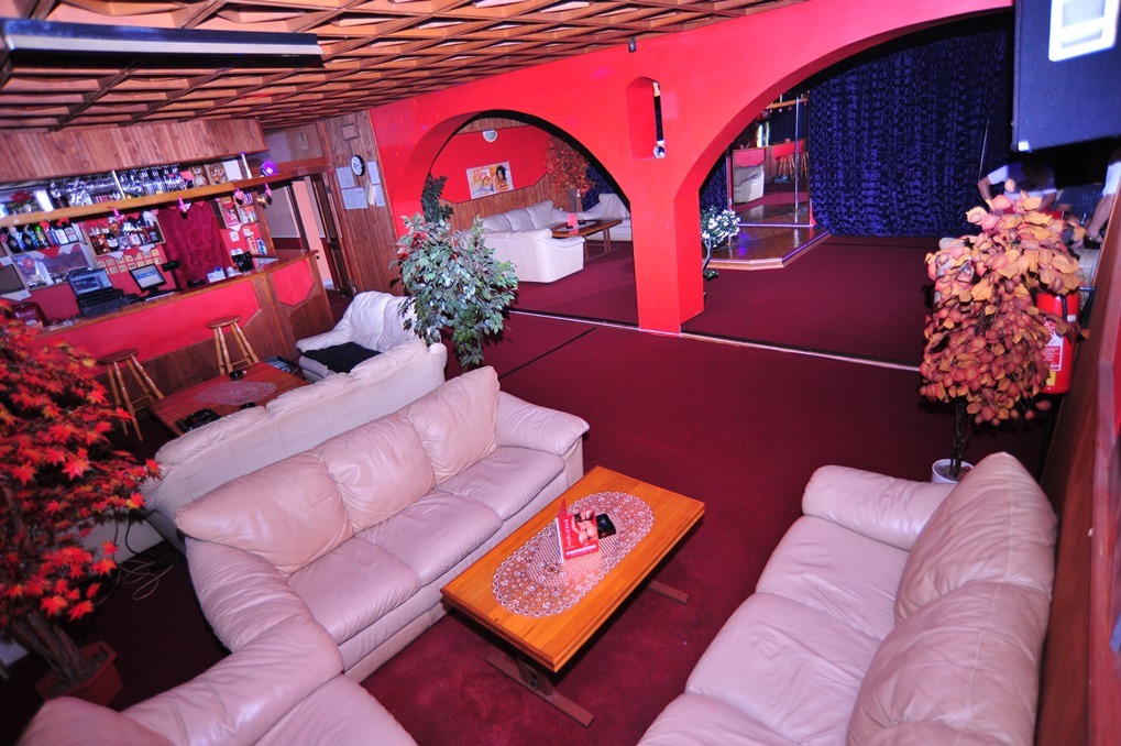 Night Club Paradiso - Nightclub in Lu Enec, Slovakia