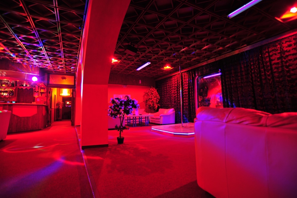 Night Club Paradiso - Nightclub in Lu Enec, Slovakia
