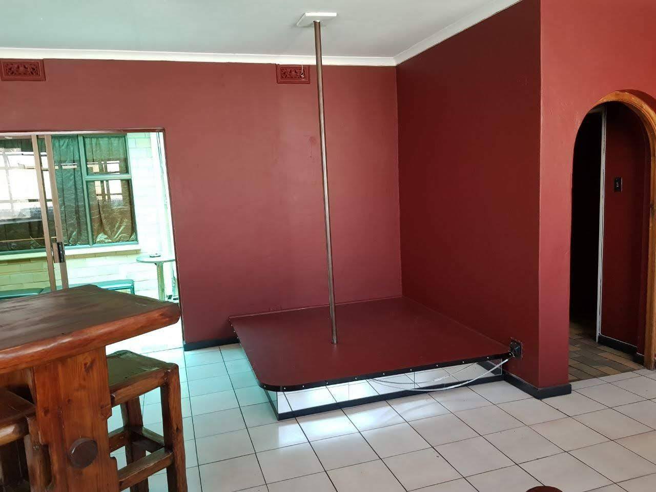 La-Touch Gentlemen Club - Nightclub in Bloemfontein, South Africa