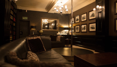 Mavericks Revue Bar - Nightclub in Cape Town, South Africa