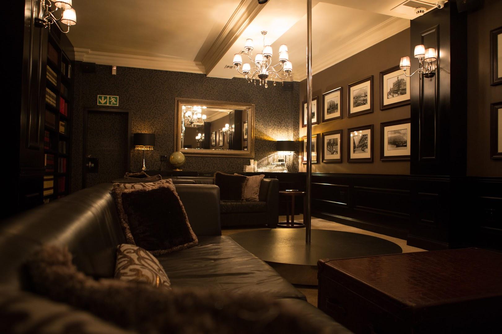Mavericks Revue Bar - Nightclub in Cape Town, South Africa