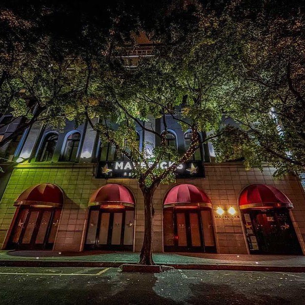 Mavericks Revue Bar - Nightclub in Cape Town, South Africa