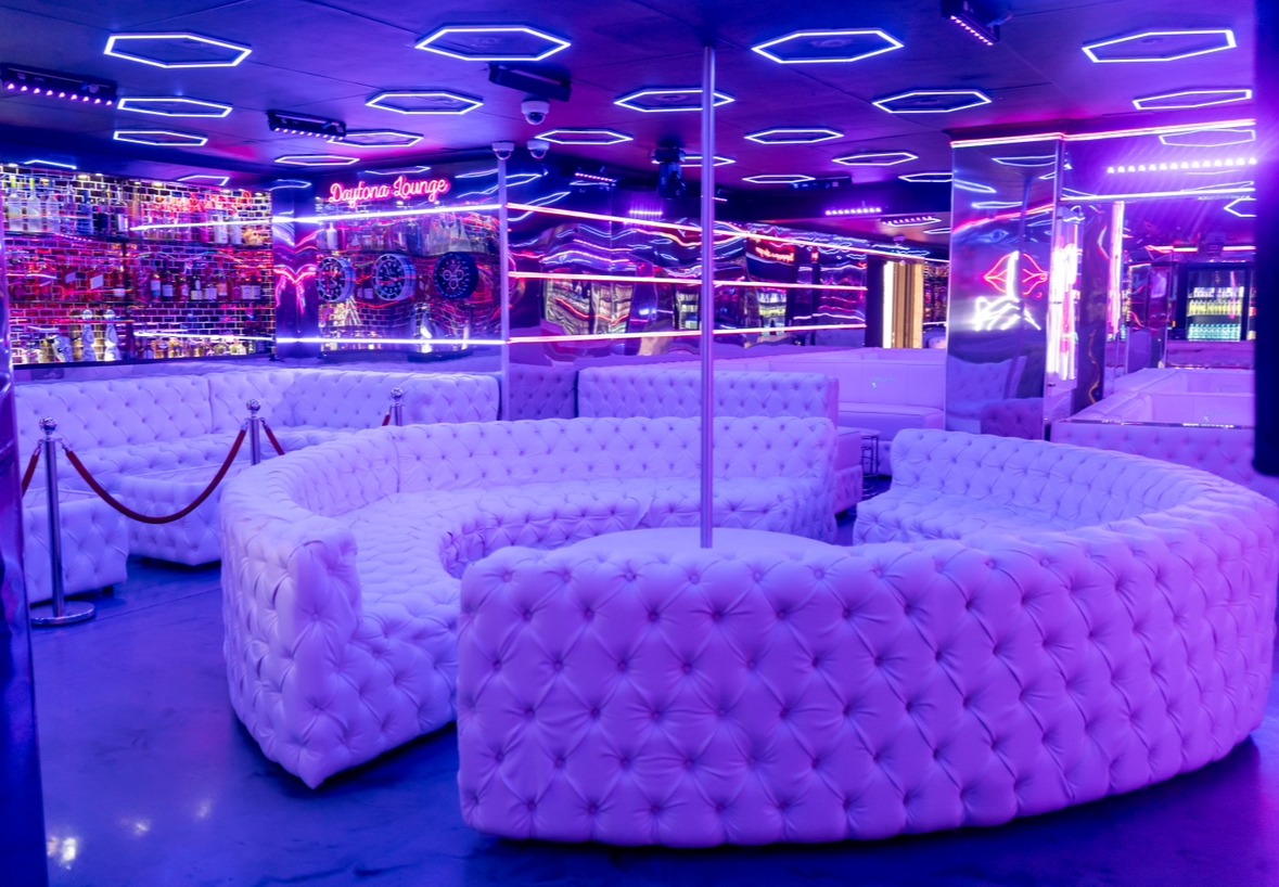 Chivalry Gentlemen's Lounge & Hotel - Nightclub in Germiston, South Africa