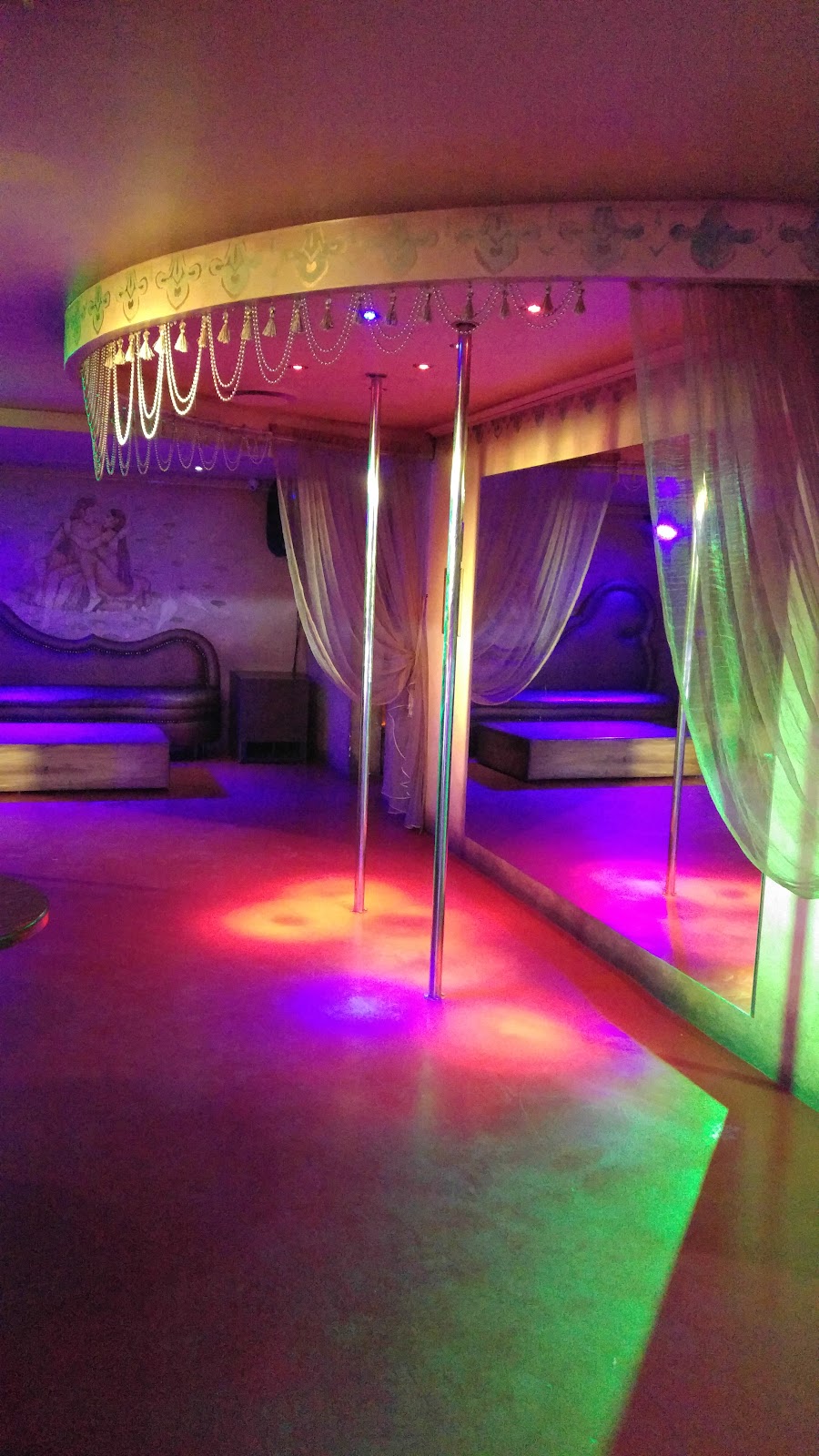 Blu Night Revue Bar - Nightclub in Hartbeespoort, South Africa