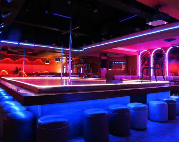 The Summit Club - Nightclub in Johannesburg, South Africa