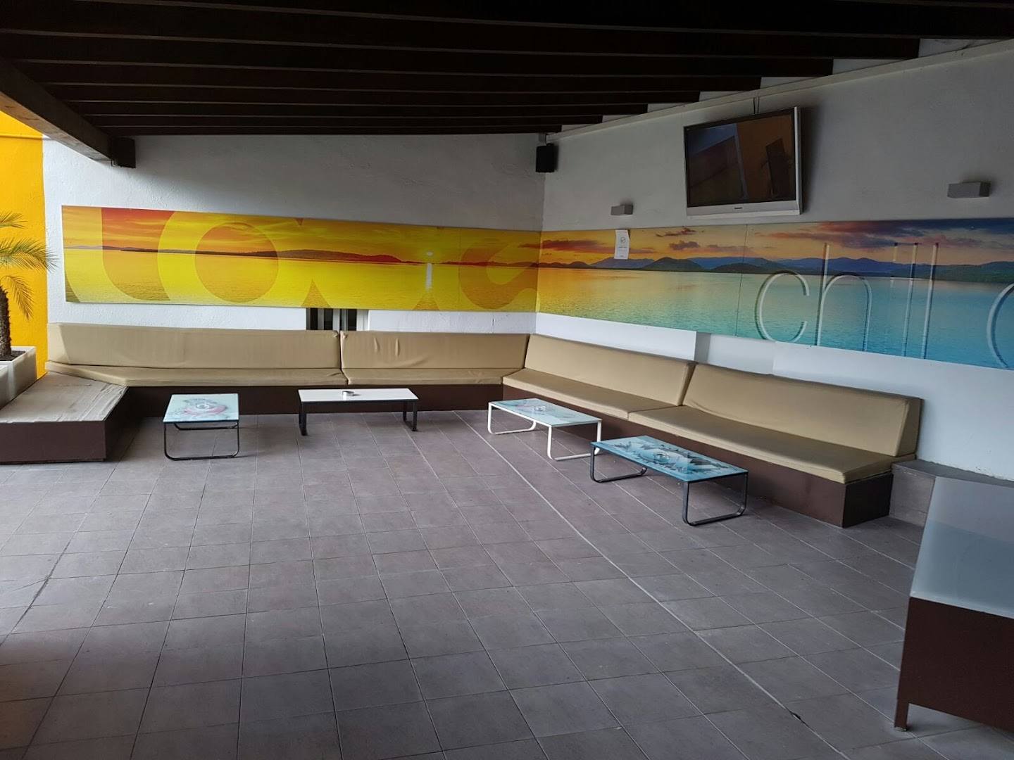 Love Club La Jonquera - Nightclub in Agullana, Spain