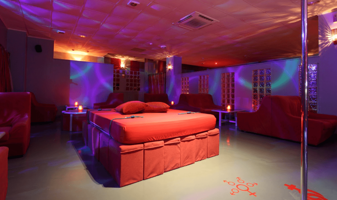 Atrevete Pub Liberal - Swinger Club in Alicante, Spain