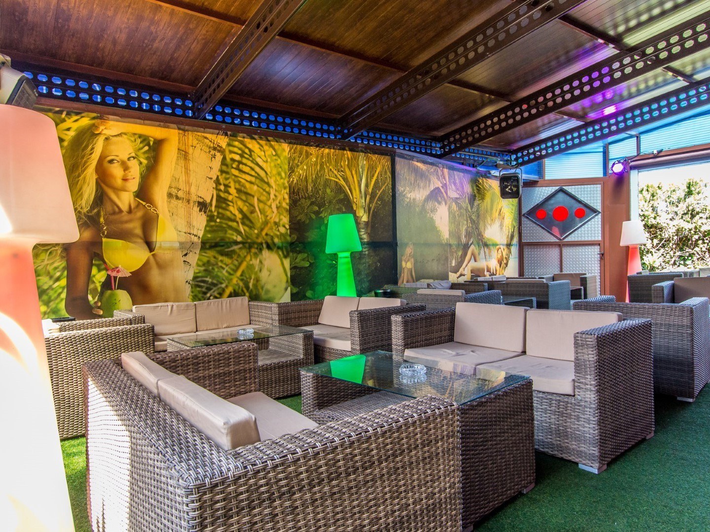 Club Las Palmeras - Nightclub in Almassora, Spain
