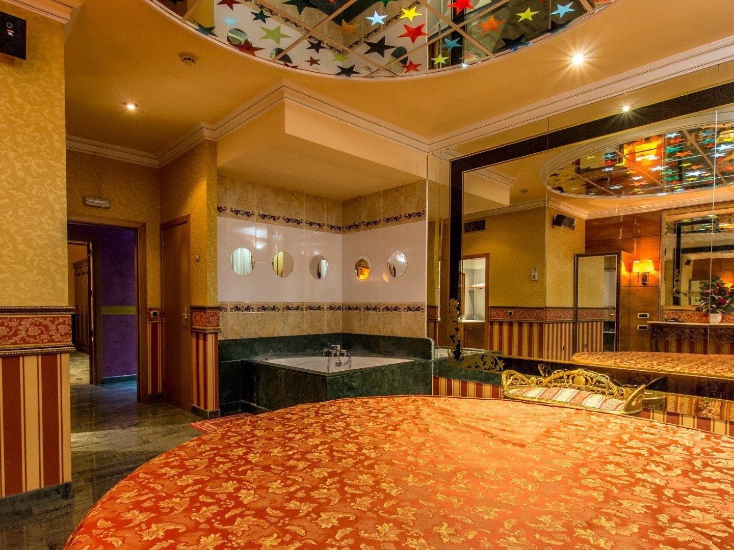 Club Las Palmeras - Nightclub in Almassora, Spain