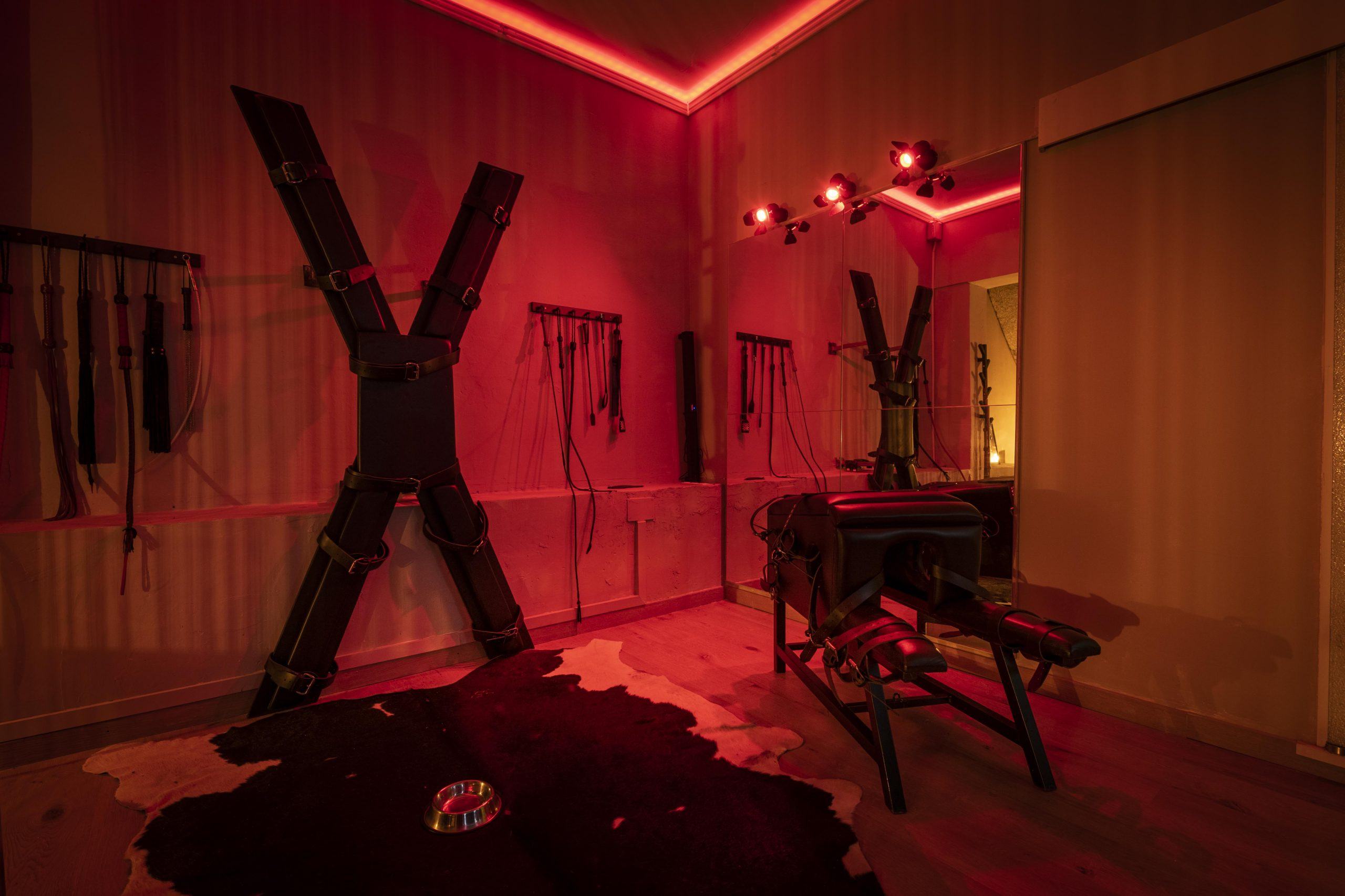 Clandestino Bdsm - Brothel in Barcelona, Spain