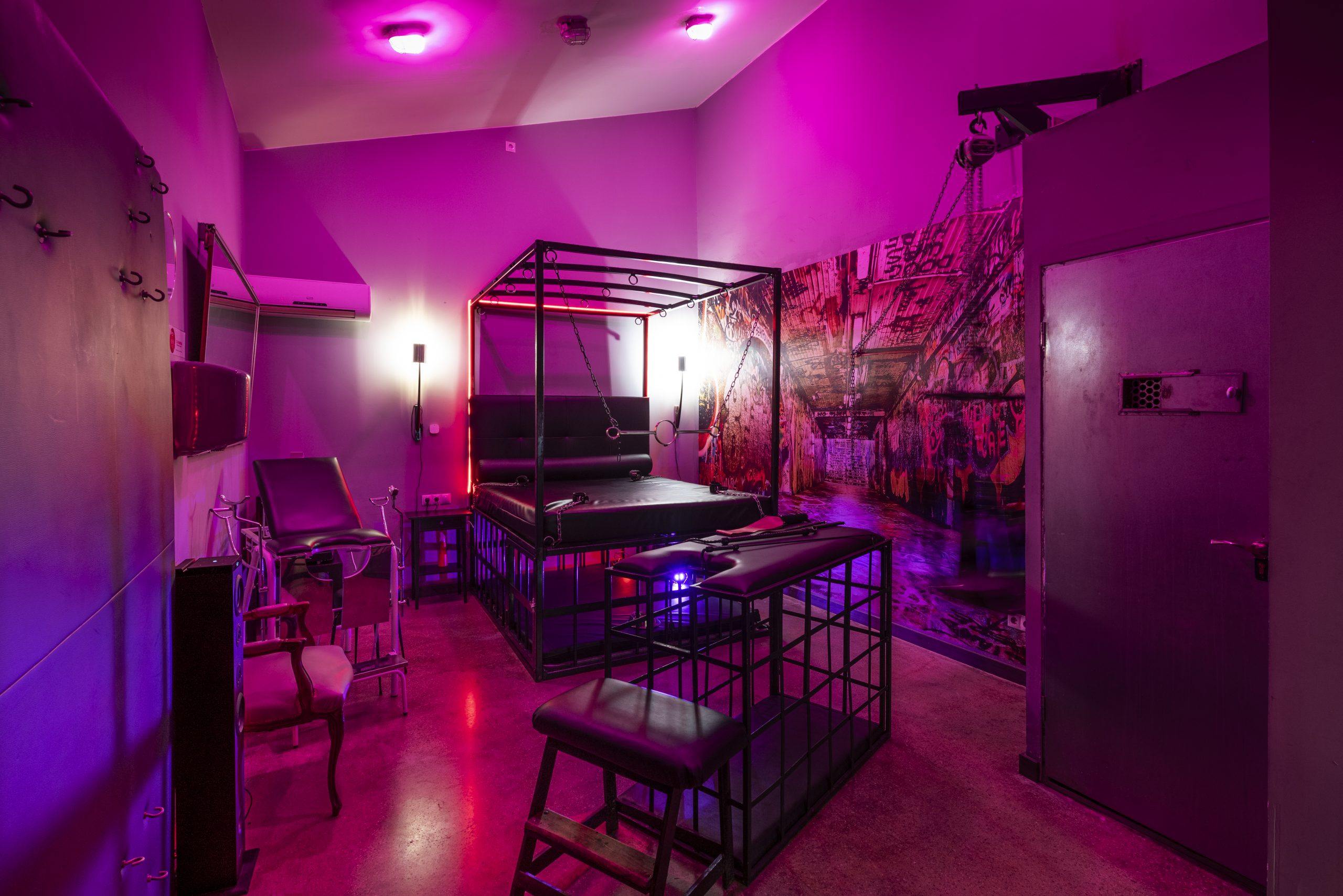 Clandestino Bdsm - Brothel in Barcelona, Spain