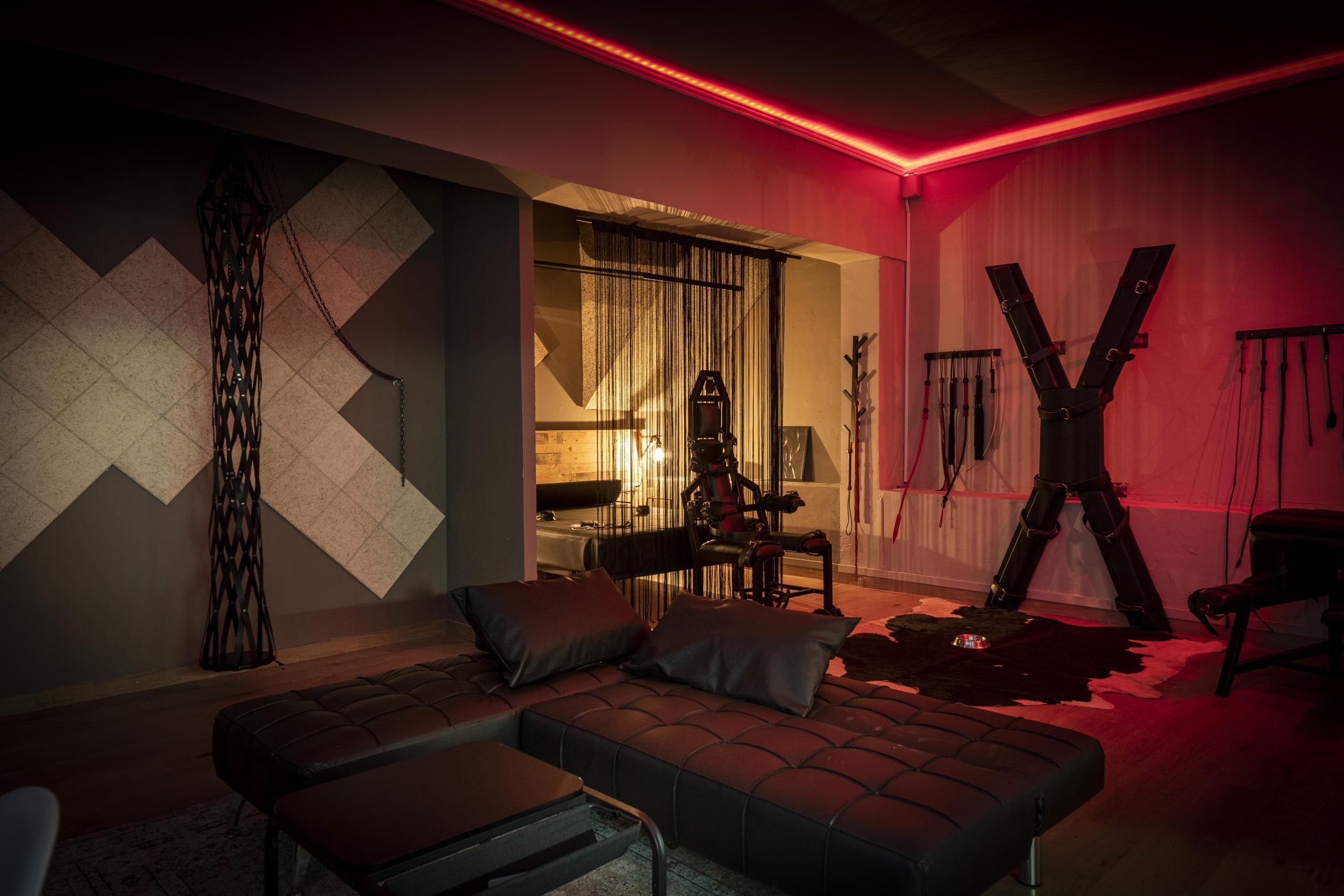 Clandestino Bdsm - Brothel in Barcelona, Spain
