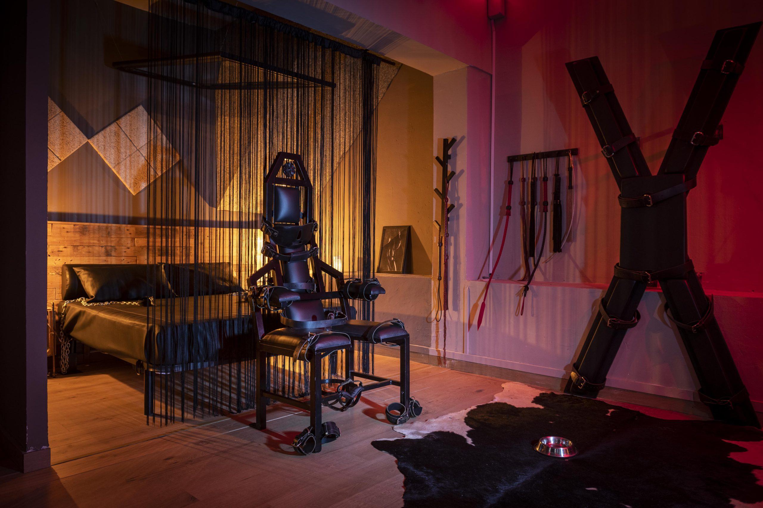 Clandestino Bdsm - Brothel in Barcelona, Spain