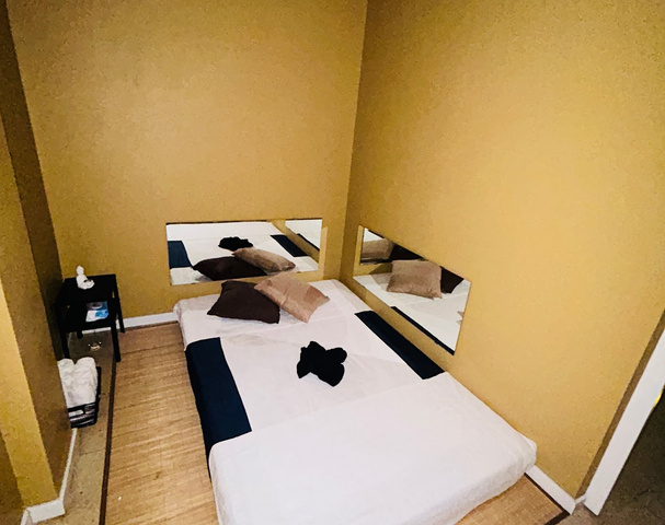 Alora Massage - Erotic Massage in Barcelona, Spain