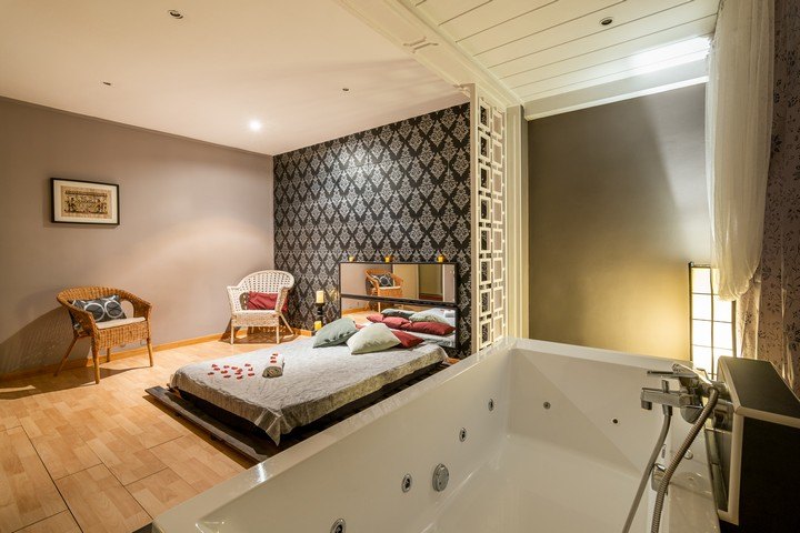 Ele Tantra - Erotic Massage in Barcelona, Spain
