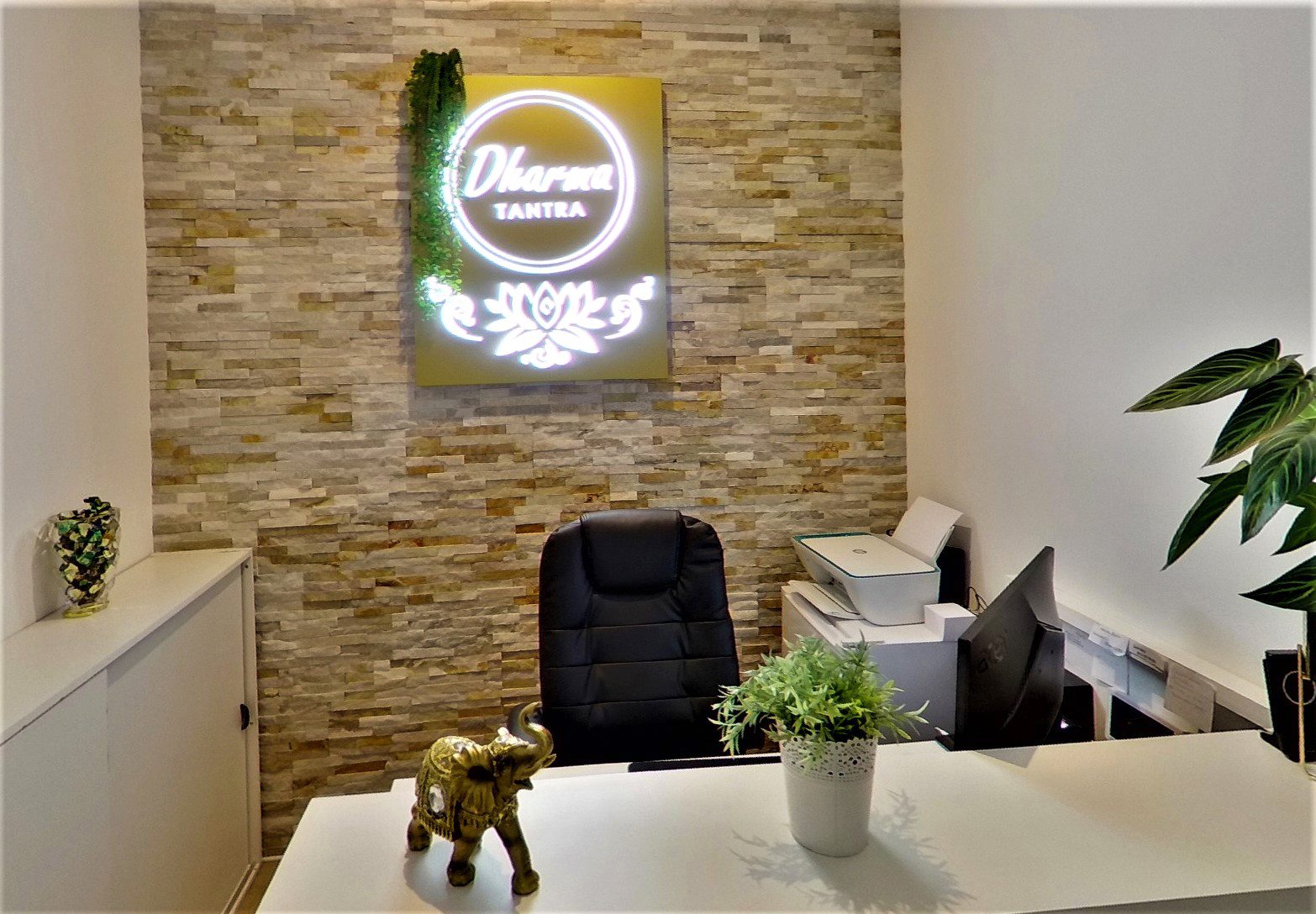 Masajes Dharma - Erotic Massage in Barcelona, Spain