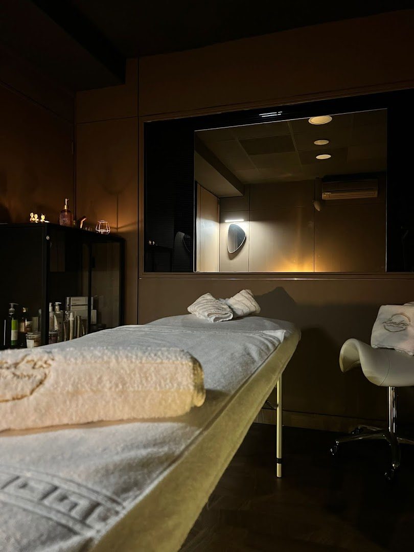Massage Londres - Erotic Massage in Barcelona, Spain