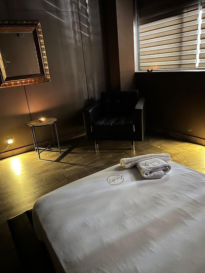 Massage Londres - Erotic Massage in Barcelona, Spain