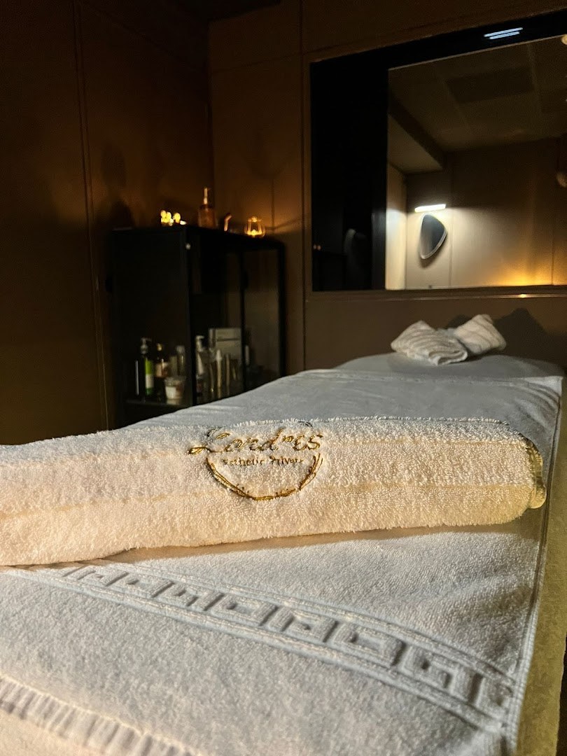 Massage Londres - Erotic Massage in Barcelona, Spain