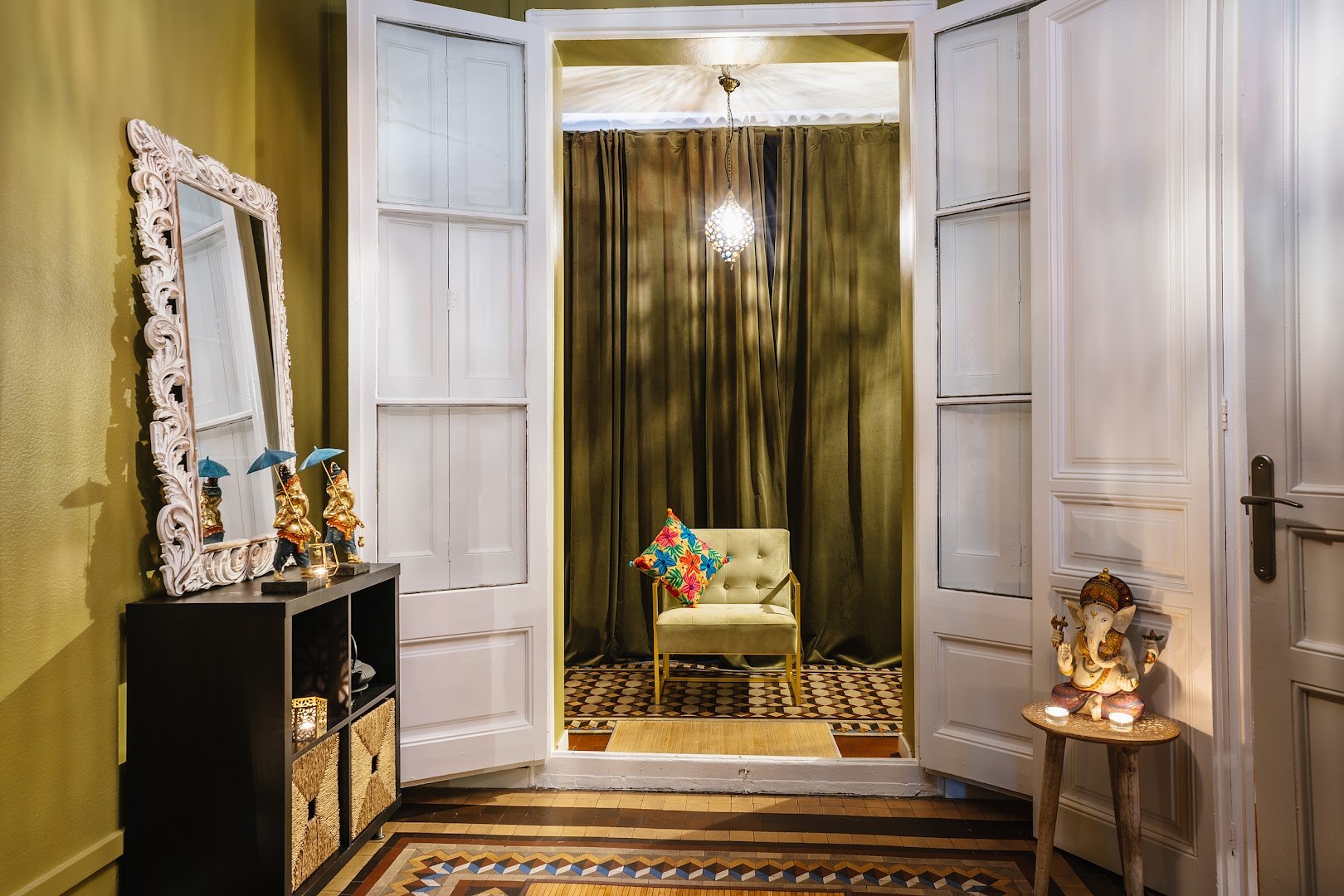 Natural Thai Spa - Erotic Massage in Barcelona, Spain