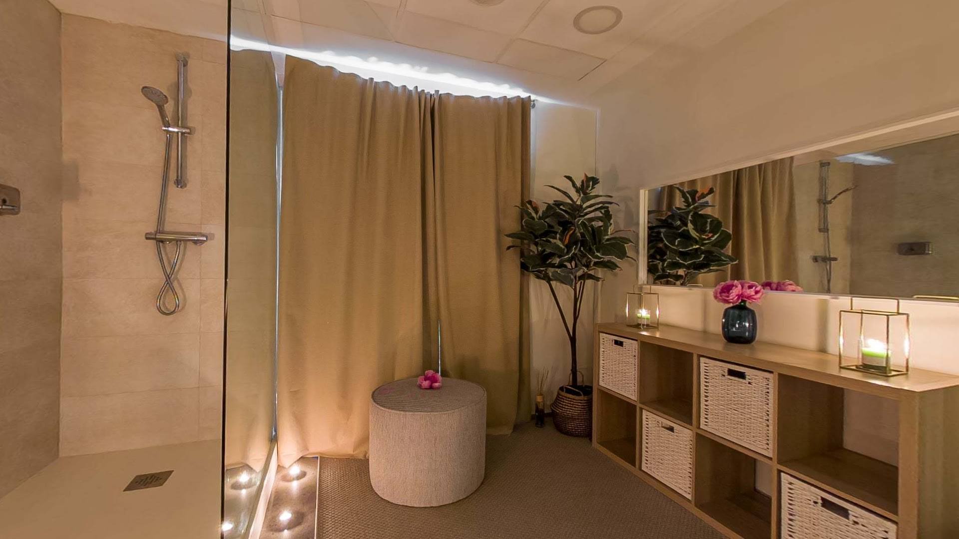 Tantra Paradise Massage Barcelona - Erotic Massage in Barcelona, Spain