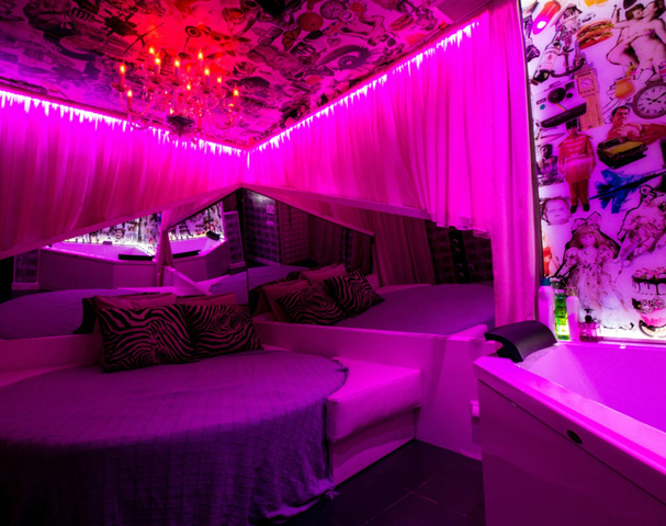 208 Gentlemen's Club - Nightclub in Barcelona, Spain