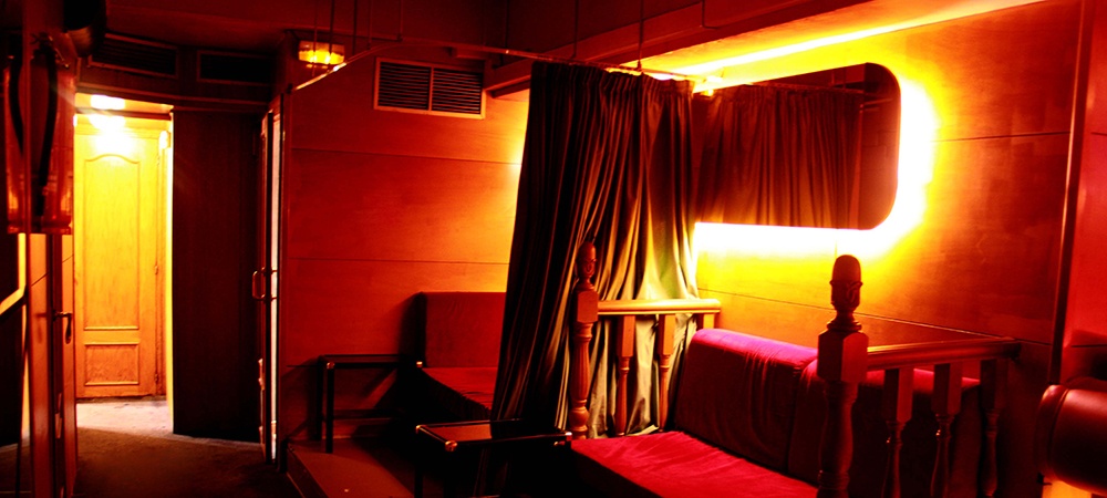 Breston Strip Club Barcelona - Nightclub in Barcelona, Spain