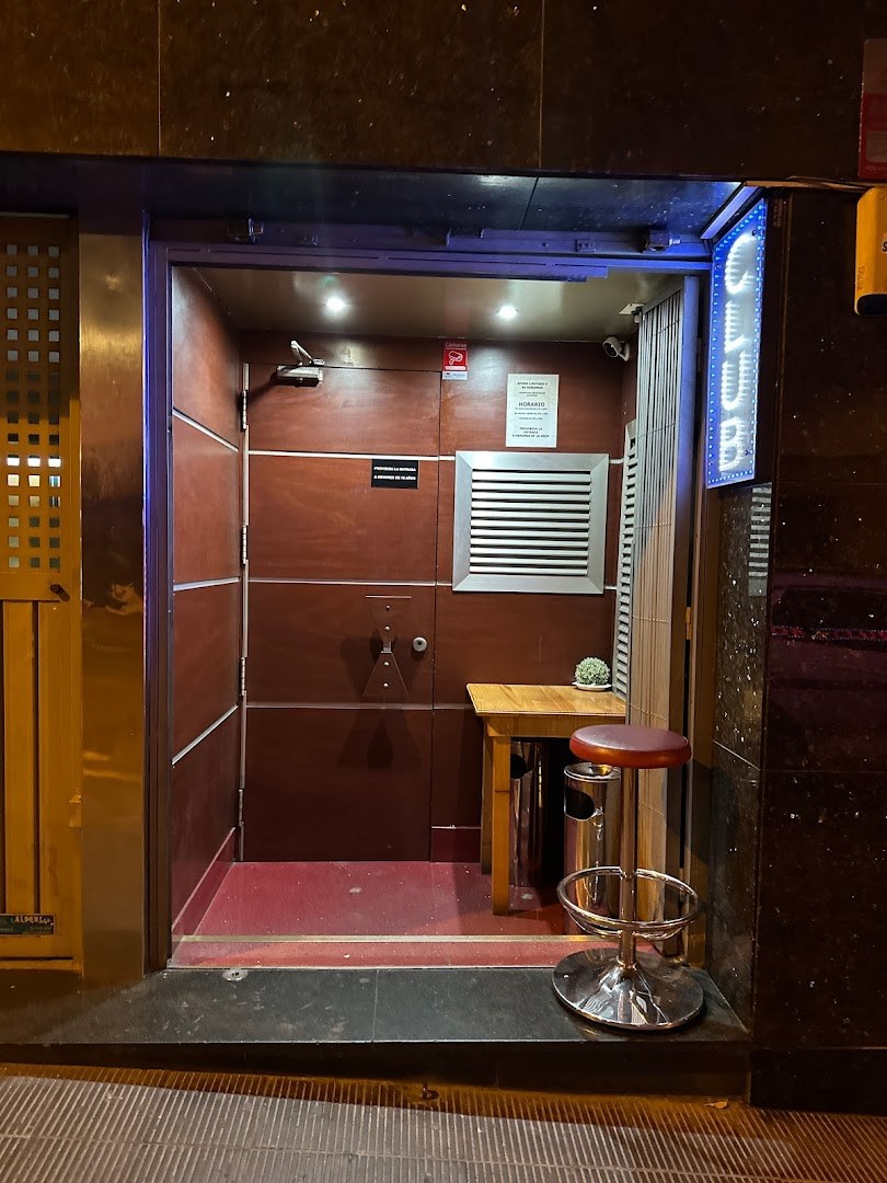 Breston Strip Club Barcelona - Nightclub in Barcelona, Spain