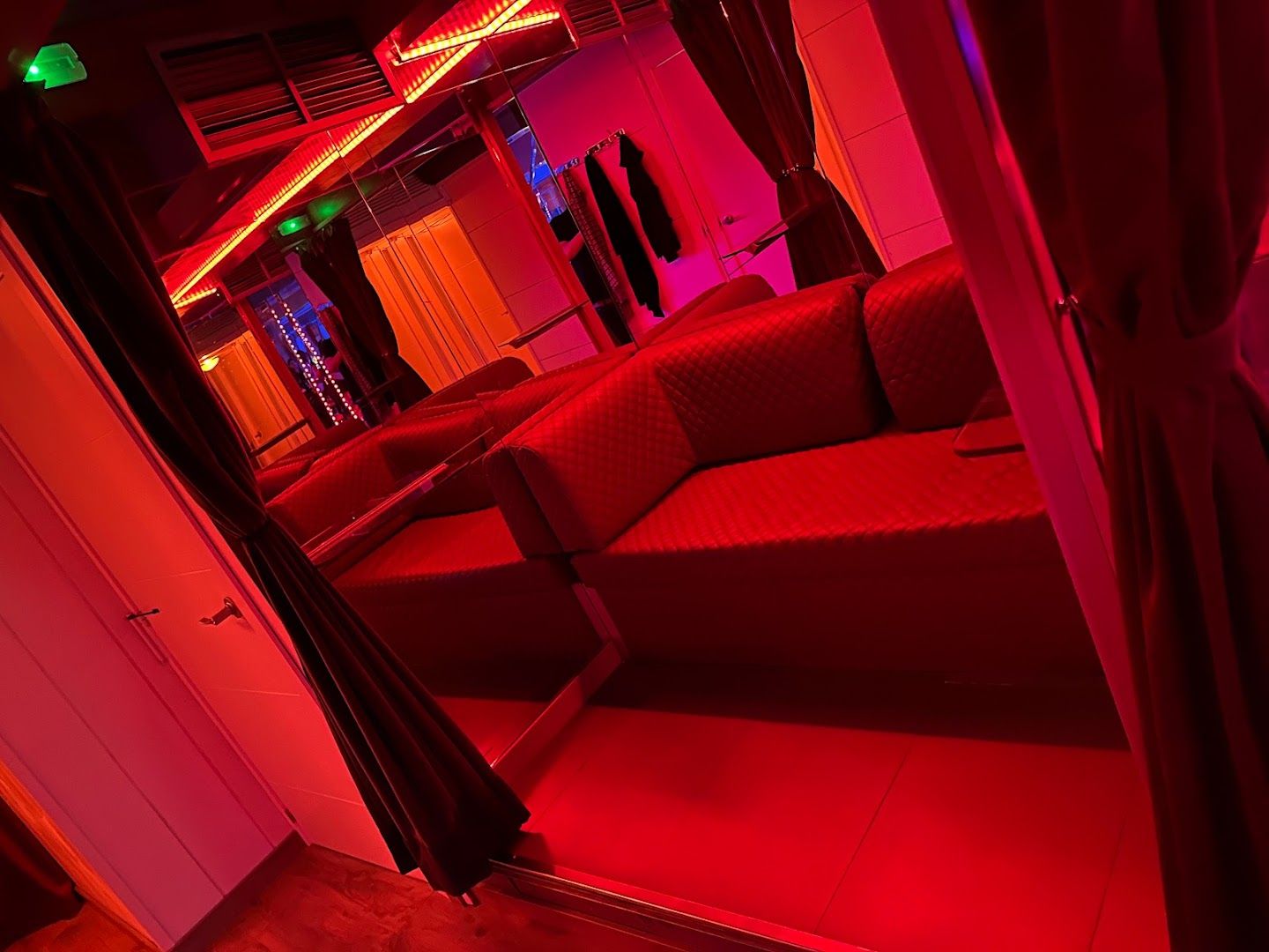 Breston Strip Club Barcelona - Nightclub in Barcelona, Spain