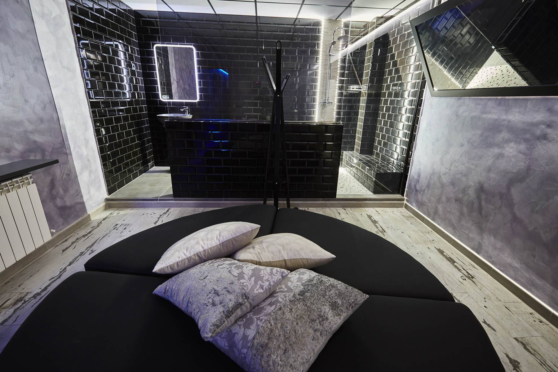Club Estel - Nightclub in Barcelona, Spain