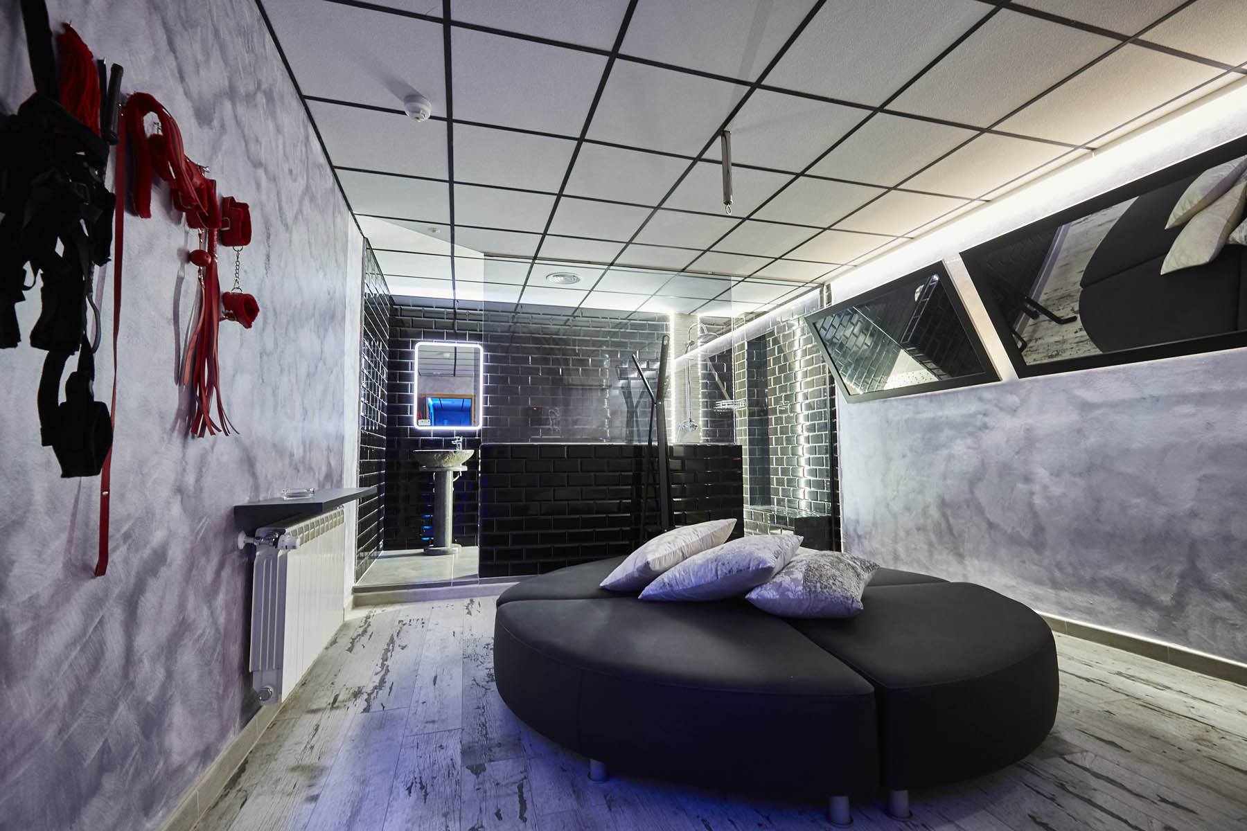 Club Estel - Nightclub in Barcelona, Spain