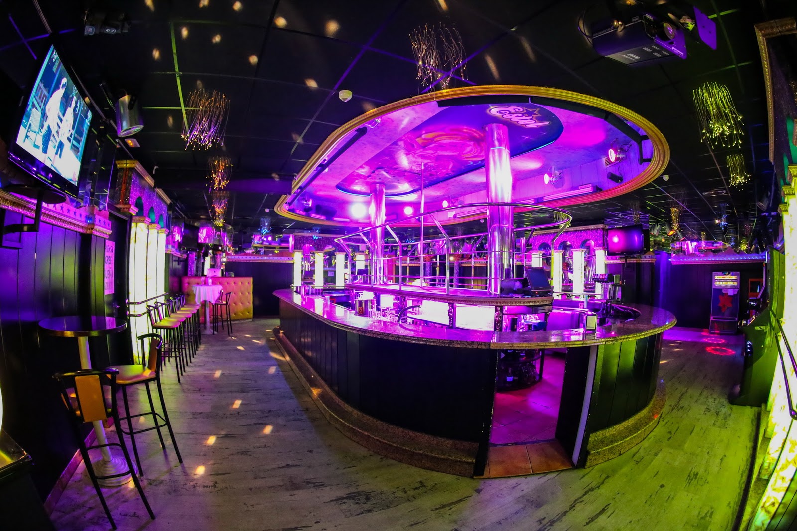 Club Estel - Nightclub in Barcelona, Spain