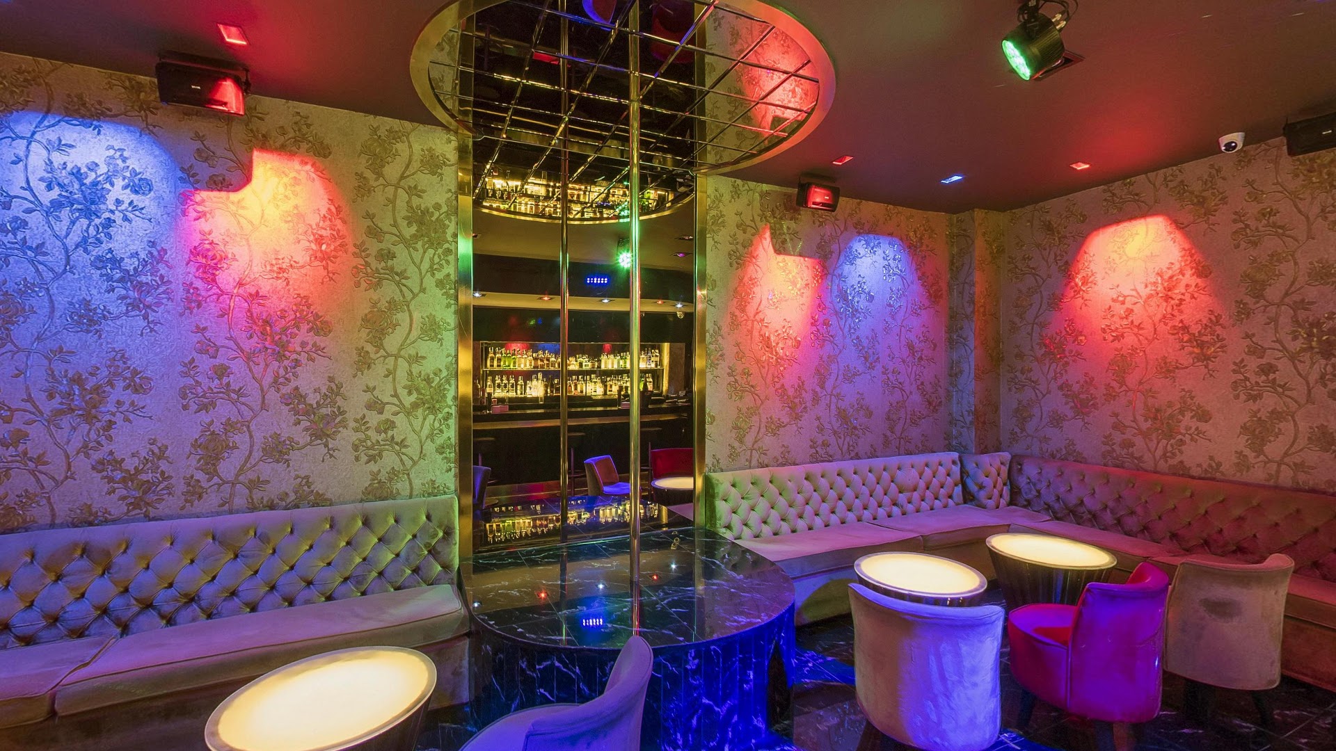 Darling Strip Club Barcelona - Nightclub in Barcelona, Spain