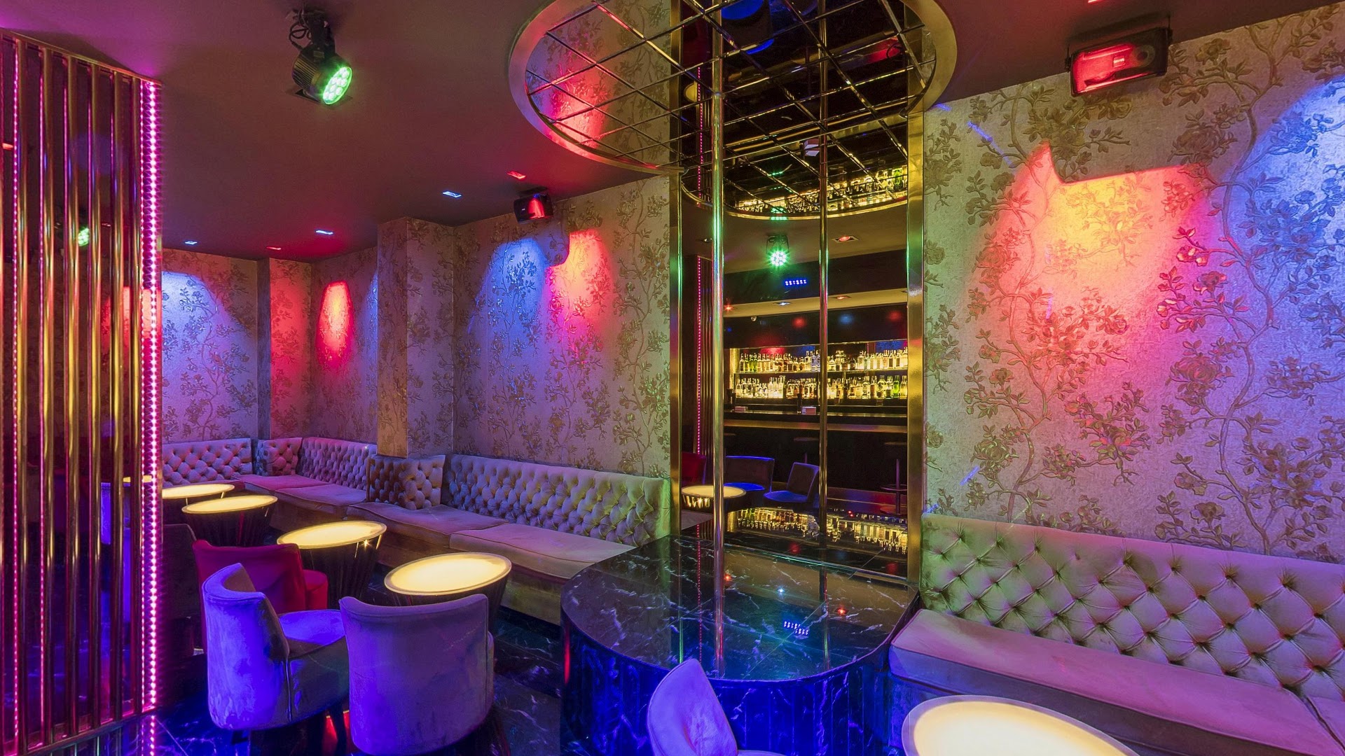 Darling Strip Club Barcelona - Nightclub in Barcelona, Spain