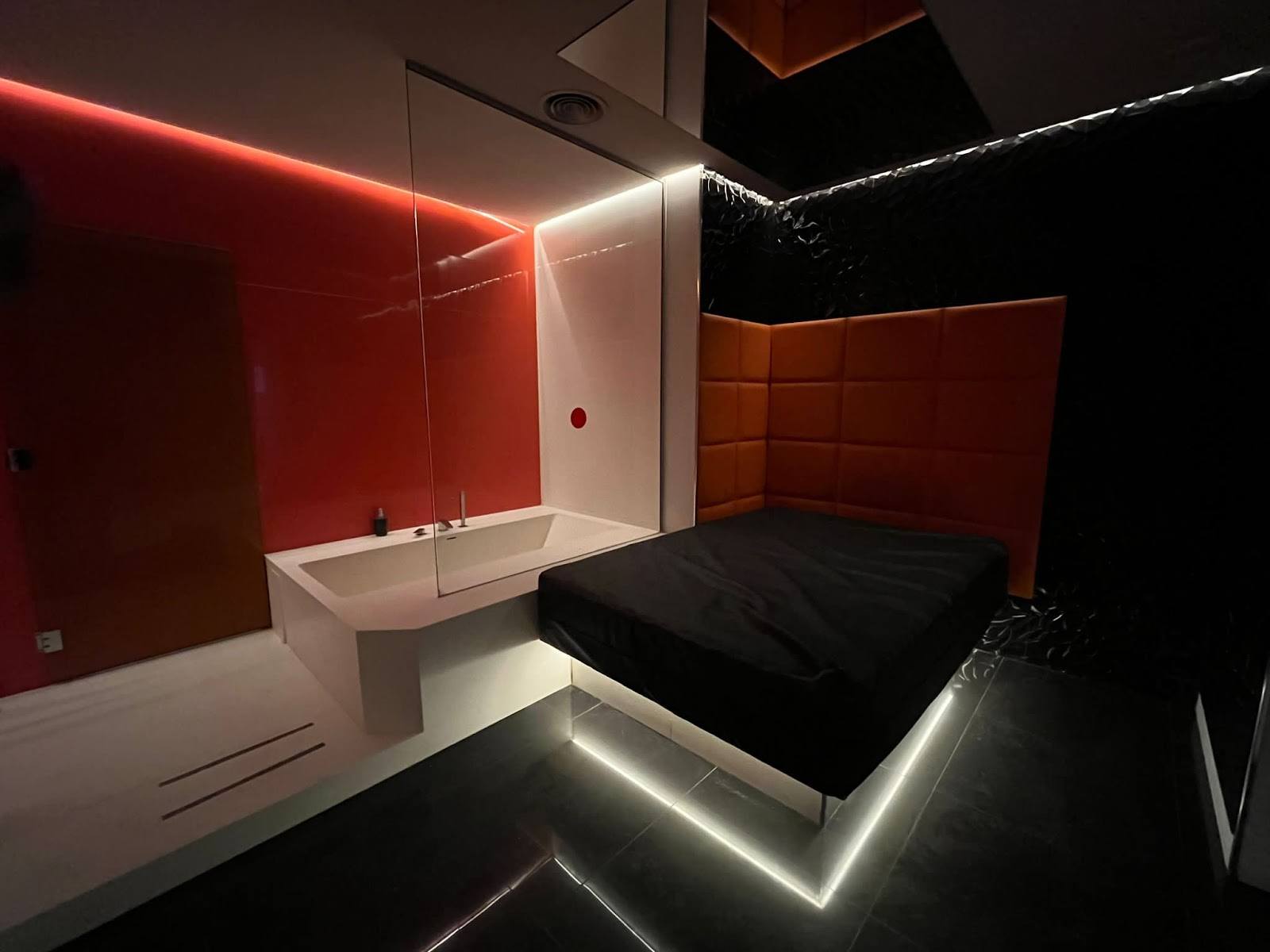 Haima Entença - Nightclub in Barcelona, Spain