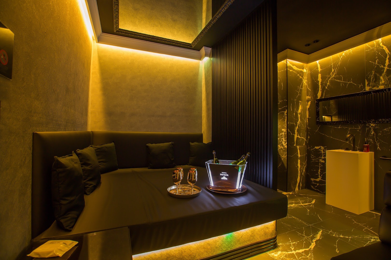 Lounge Barcelona Escorts - Nightclub in Barcelona, Spain