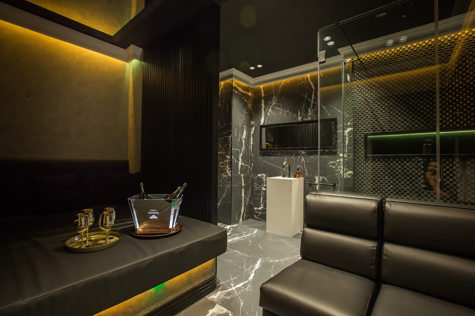 Lounge Barcelona Escorts - Nightclub in Barcelona, Spain