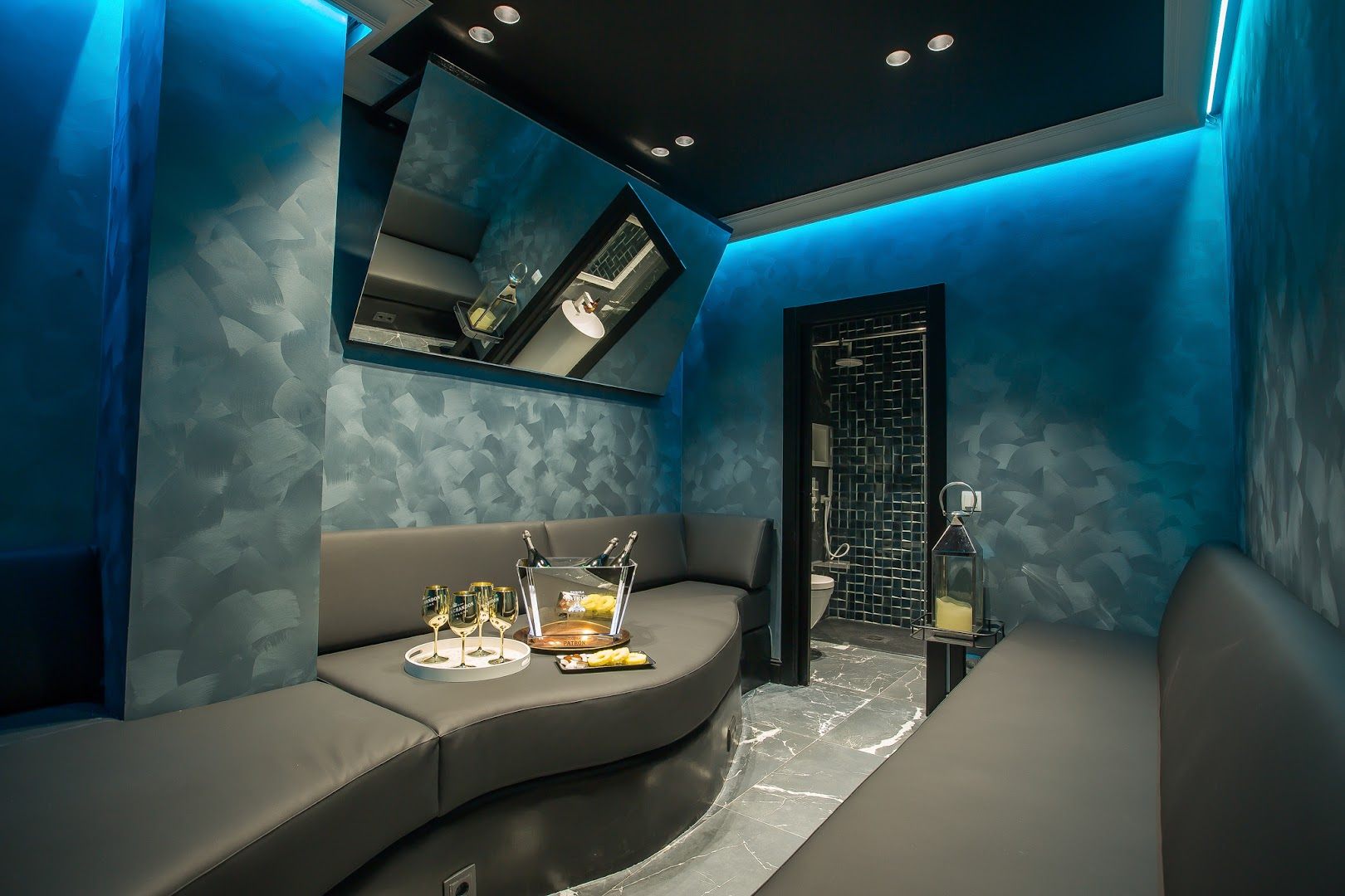 Lounge Barcelona Escorts - Nightclub in Barcelona, Spain
