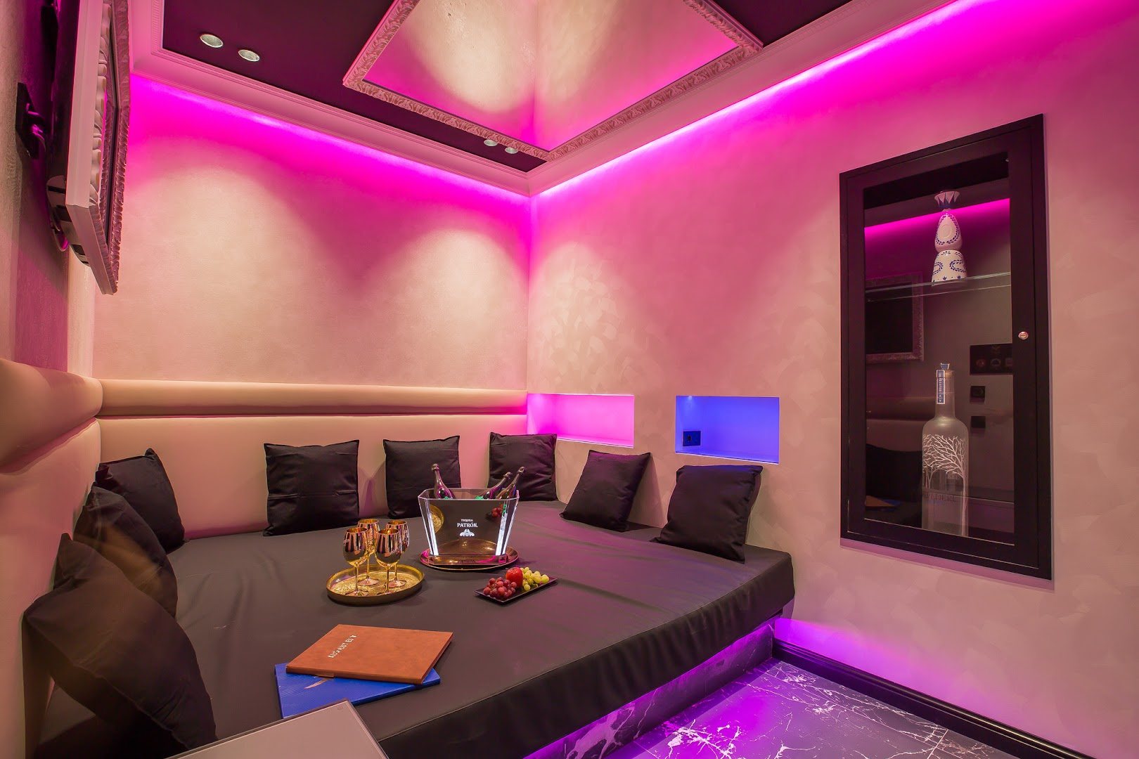 Lounge Barcelona Escorts - Nightclub in Barcelona, Spain