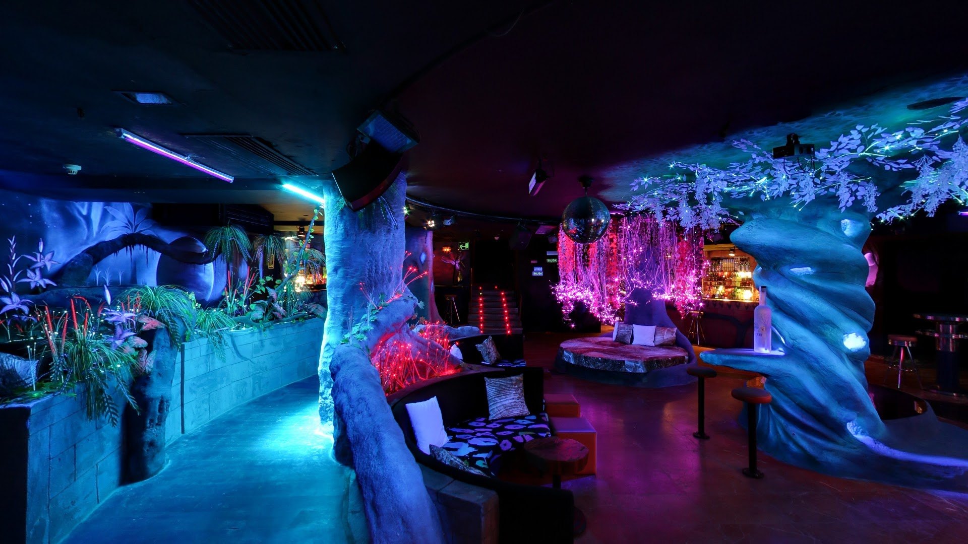 Strip Club Barcelona Blue Night - Nightclub in Barcelona, Spain