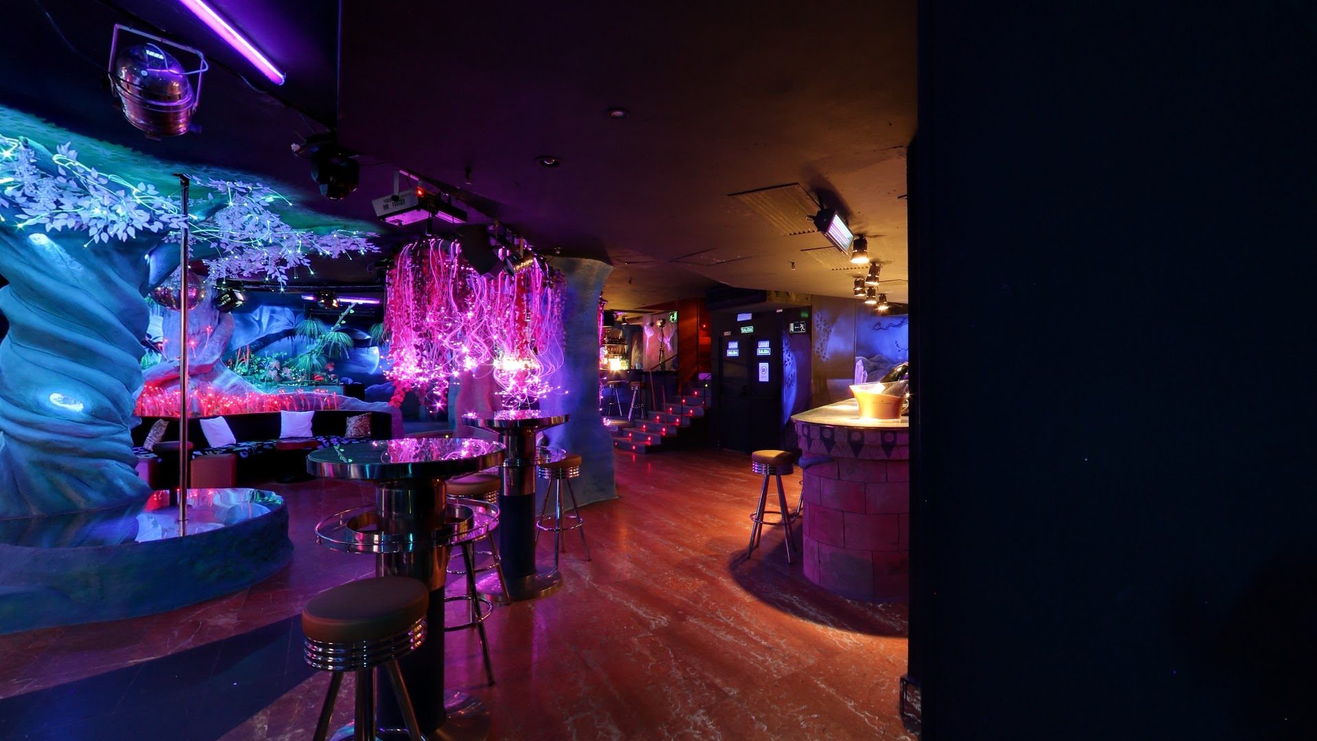 Strip Club Barcelona Blue Night - Nightclub in Barcelona, Spain