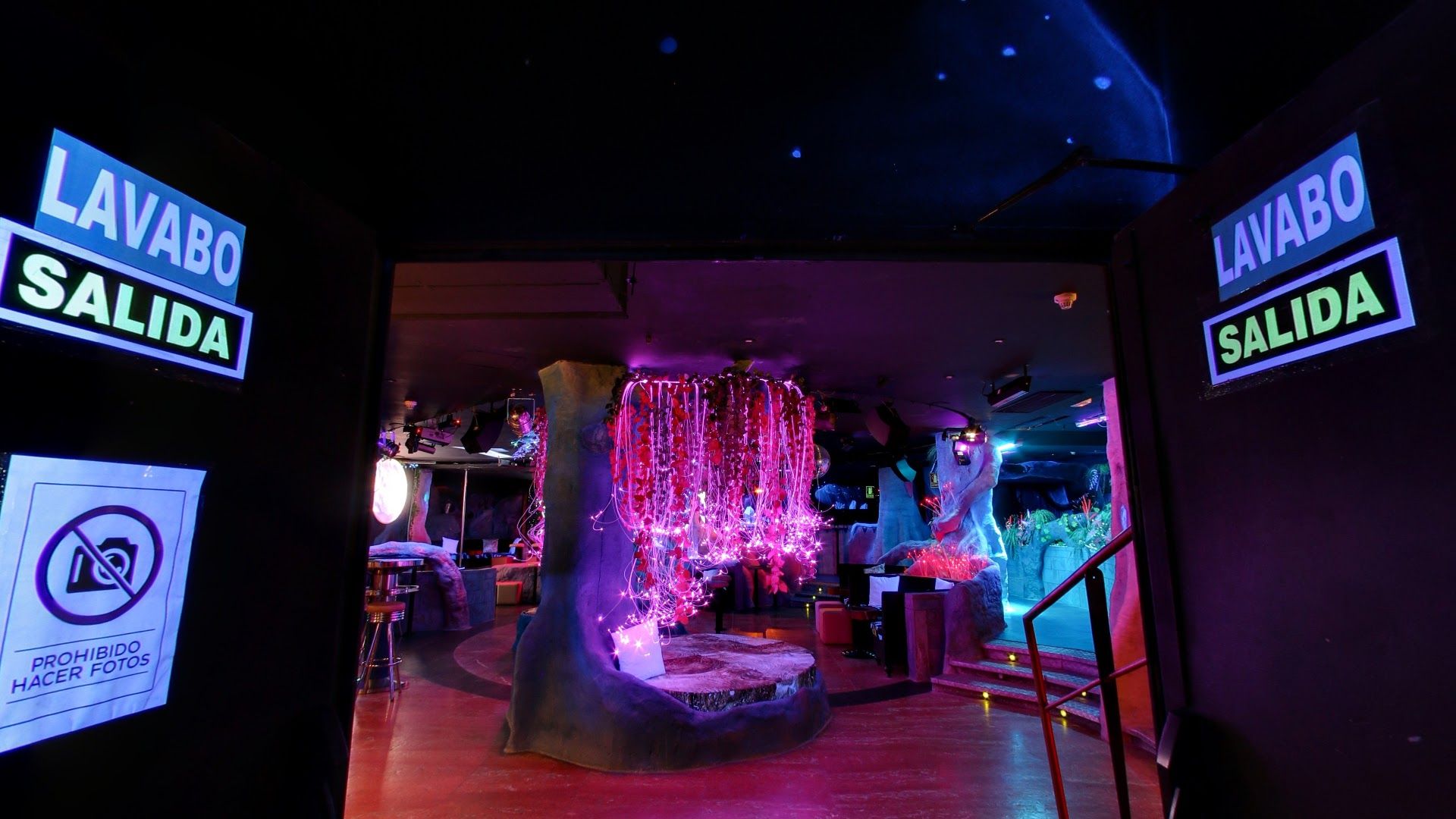 Strip Club Barcelona Blue Night - Nightclub in Barcelona, Spain