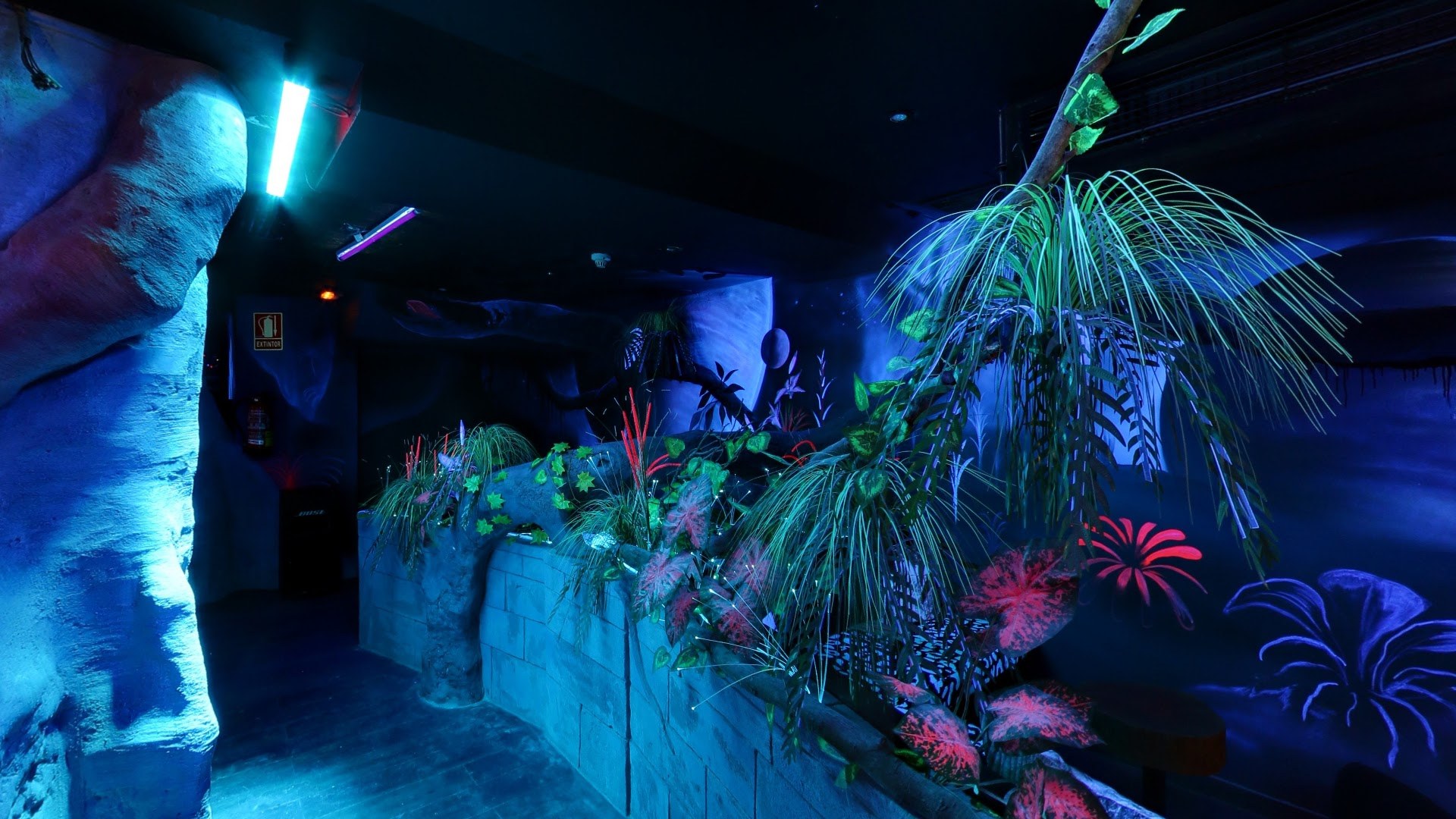Strip Club Barcelona Blue Night - Nightclub in Barcelona, Spain